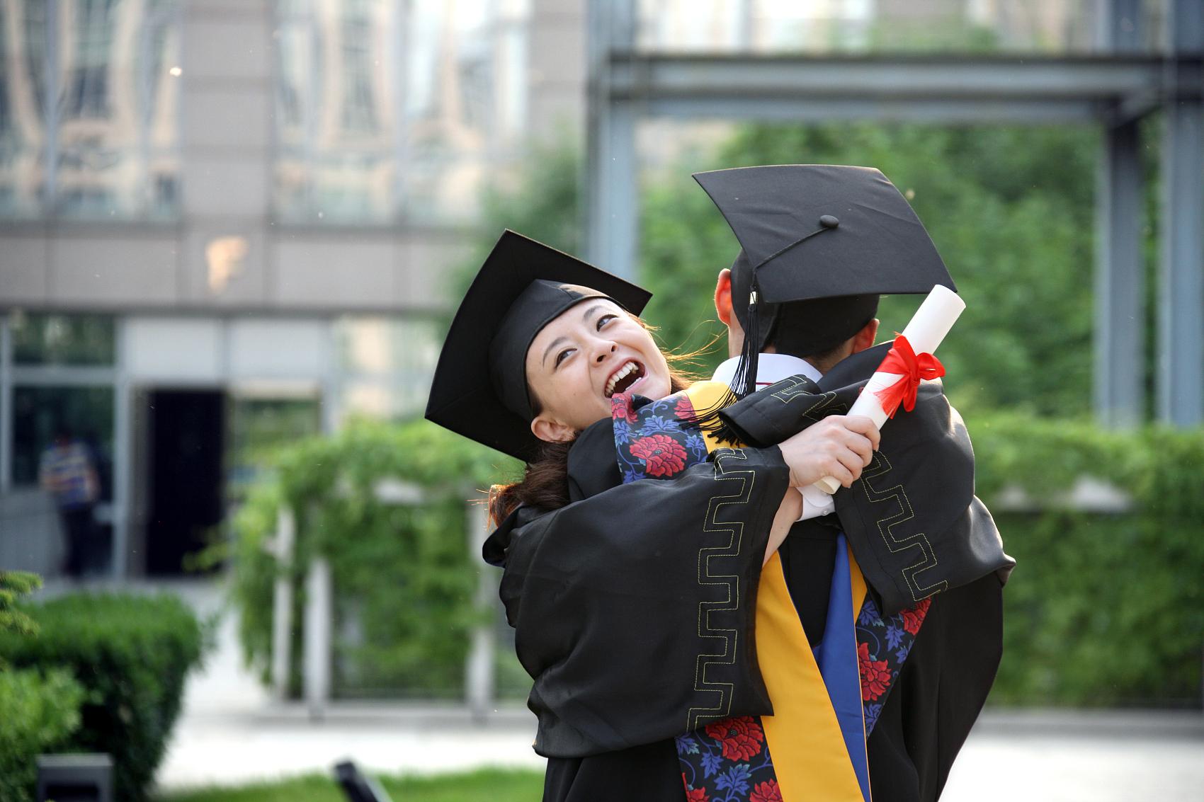 学术学位与专业学位的区别是什么（学术型硕士与专业型的区别远不止“一两点”）